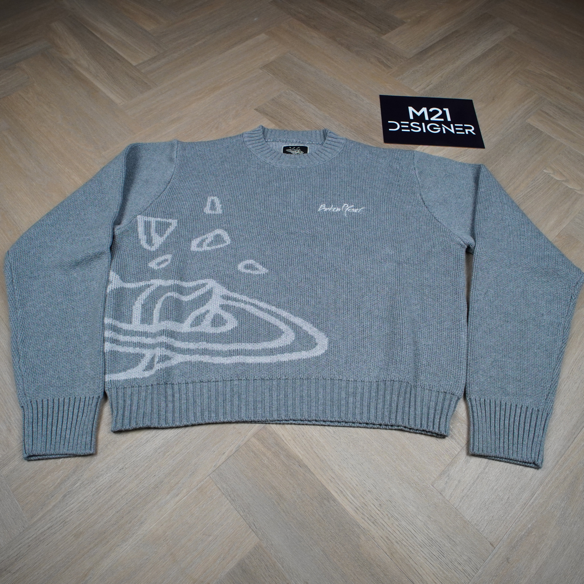 BROKEN PLANET KNIT | Grey