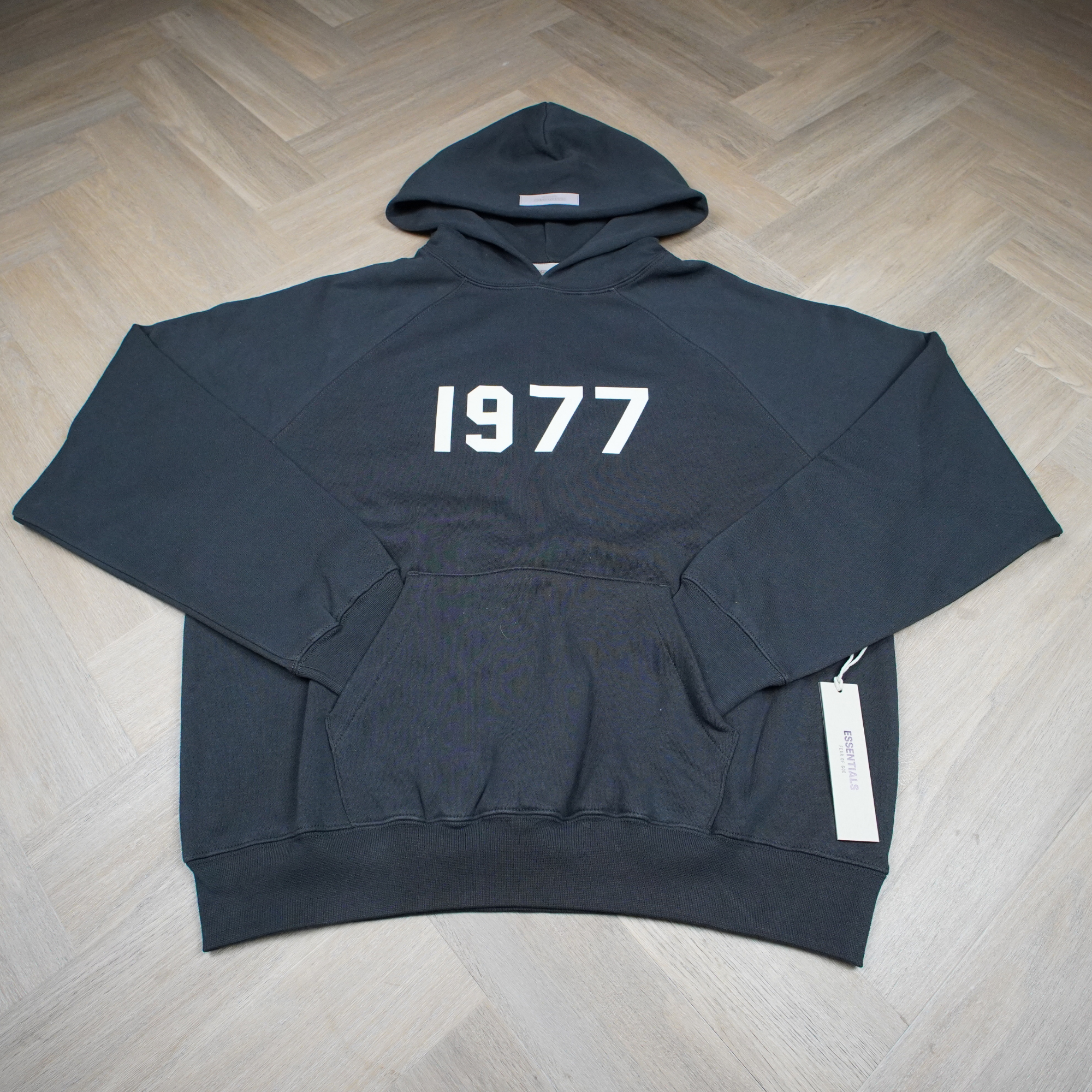 ESSENTIALS 1977 HOODIE | Iron