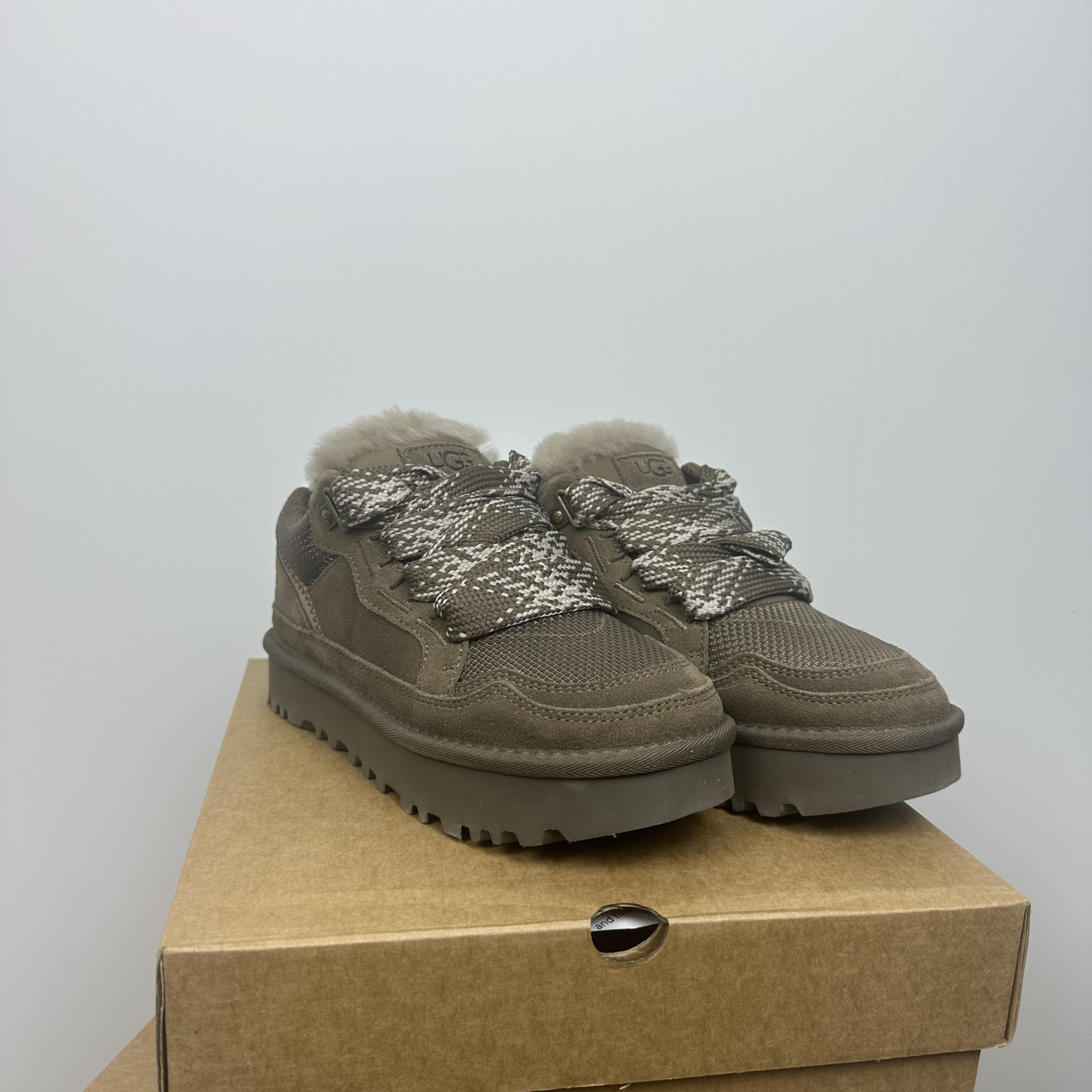 UGG LOWMEL TRAINERS | Hickory
